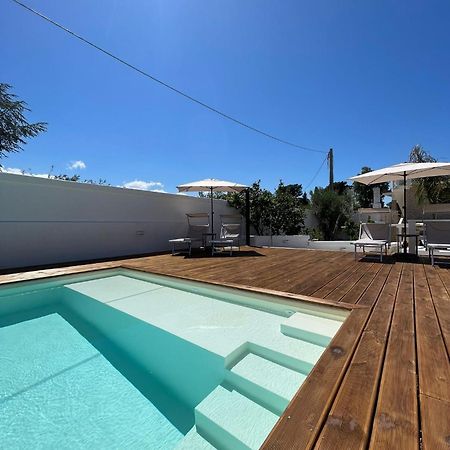 Allivigne Rooms & Pool Полиньяно-а-Маре Номер фото