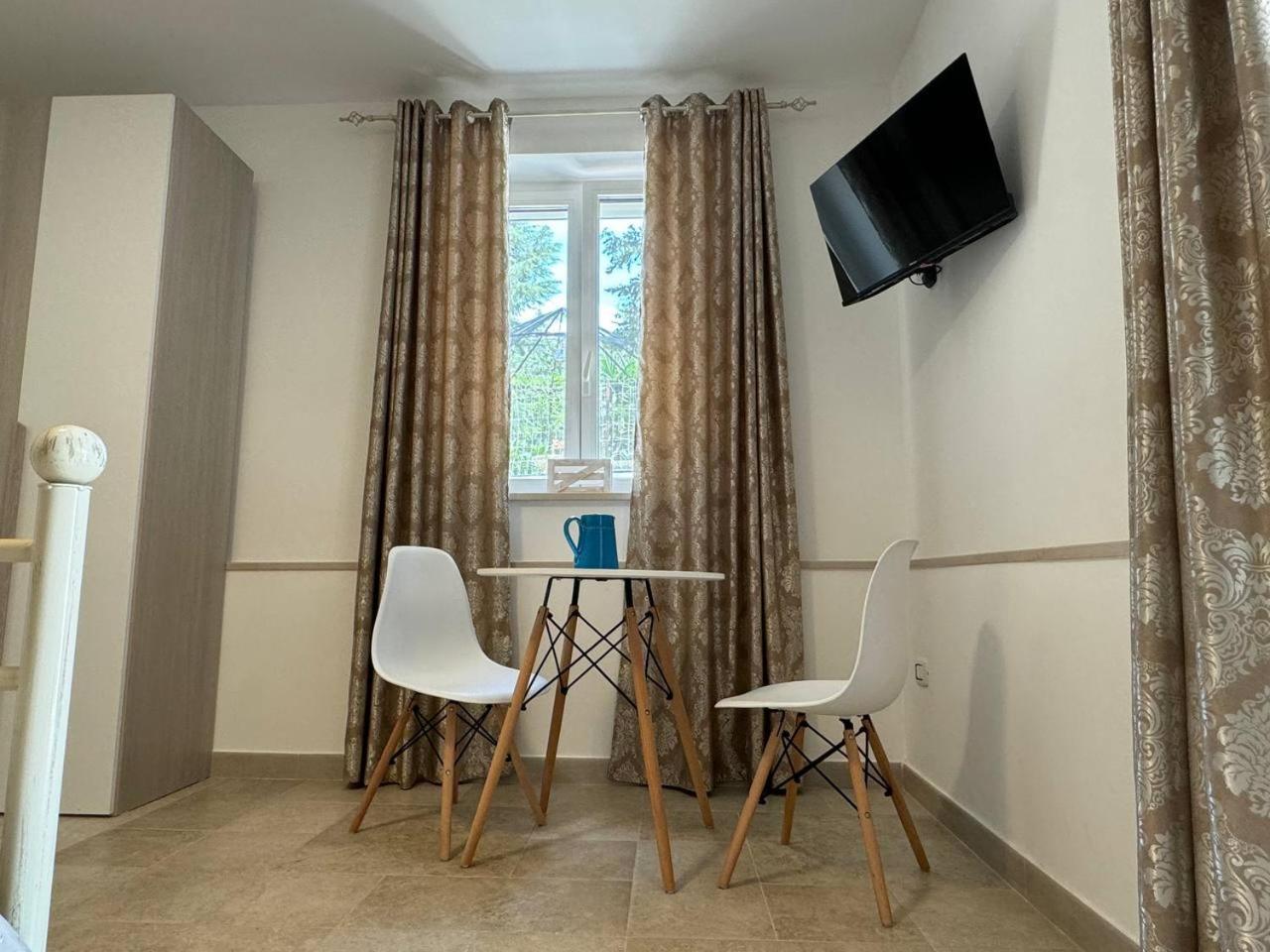 Allivigne Rooms & Pool Полиньяно-а-Маре Экстерьер фото