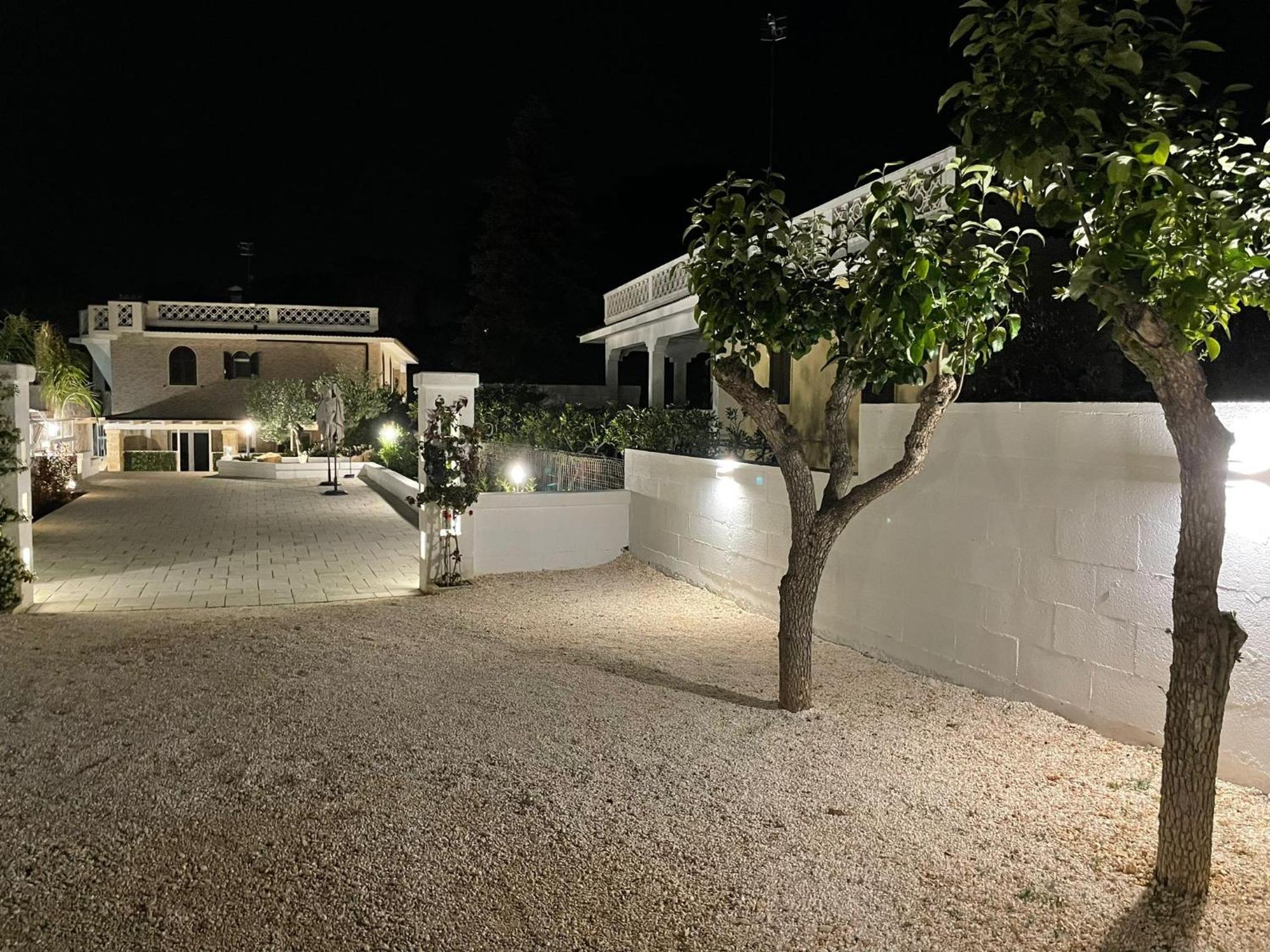Allivigne Rooms & Pool Полиньяно-а-Маре Экстерьер фото