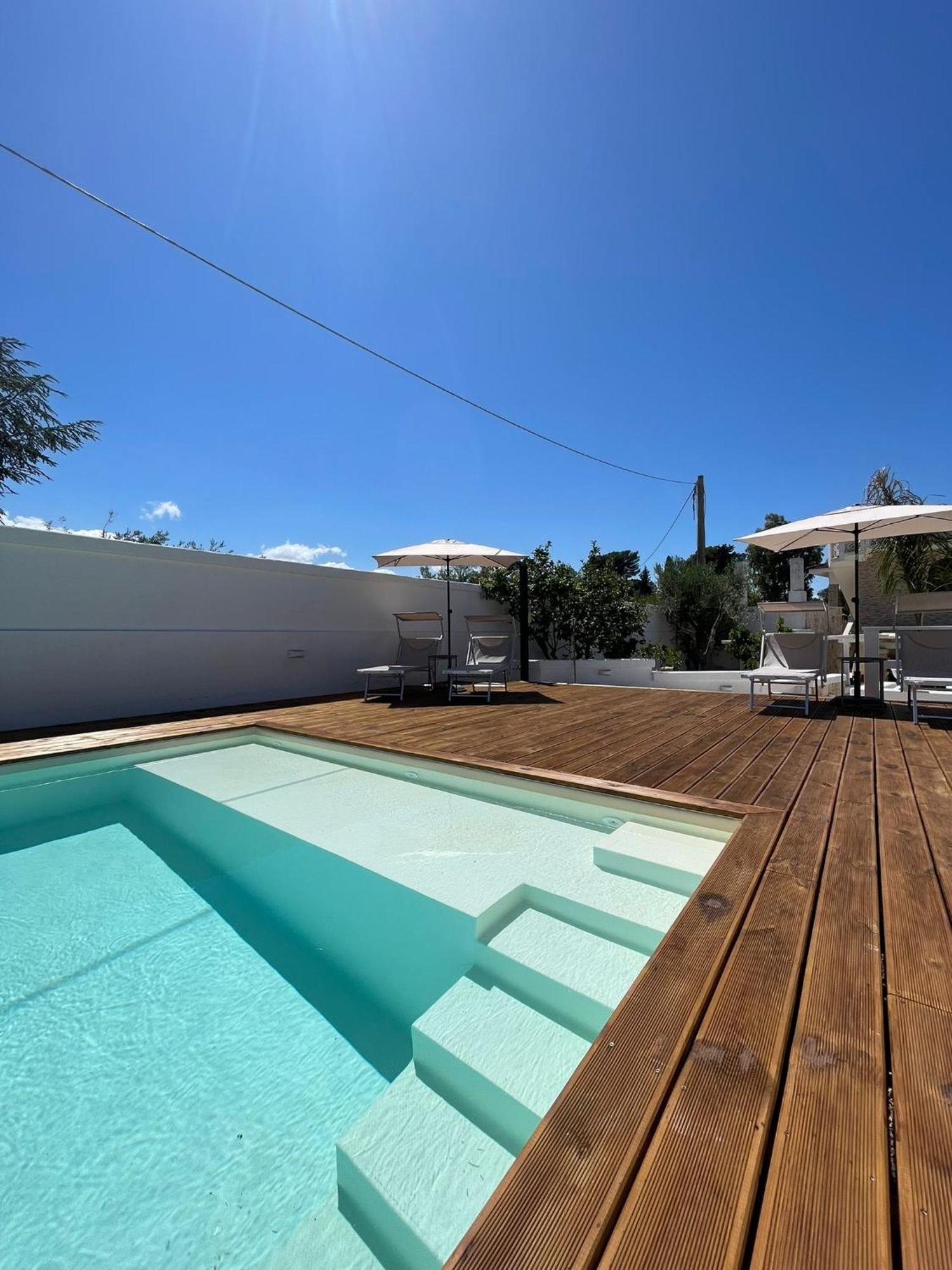 Allivigne Rooms & Pool Полиньяно-а-Маре Номер фото
