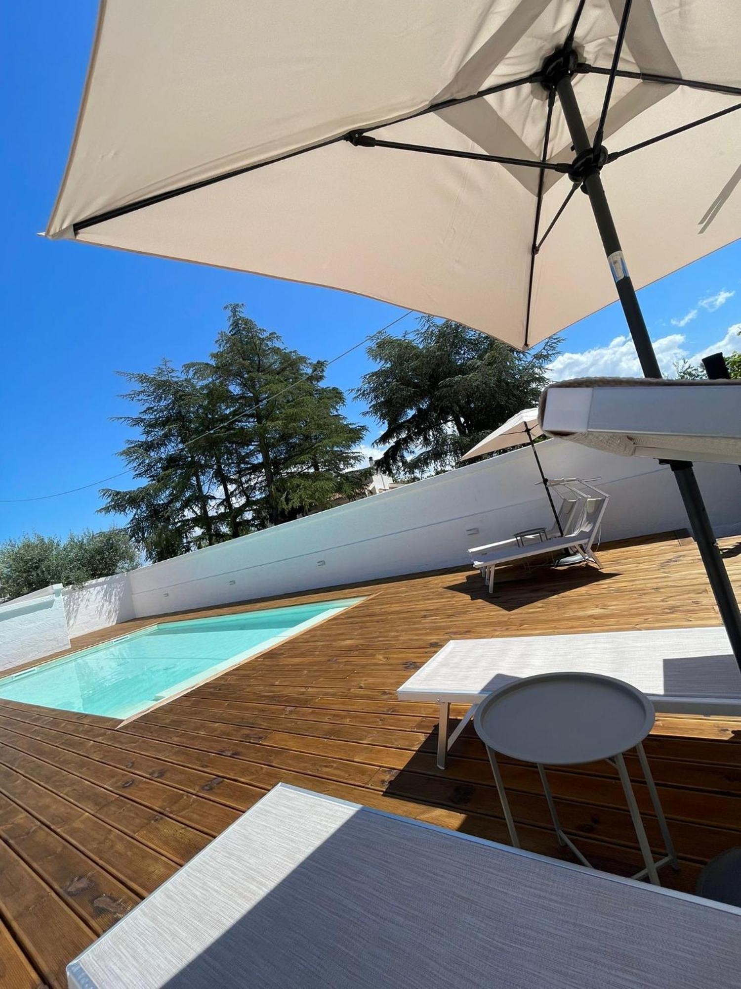 Allivigne Rooms & Pool Полиньяно-а-Маре Номер фото