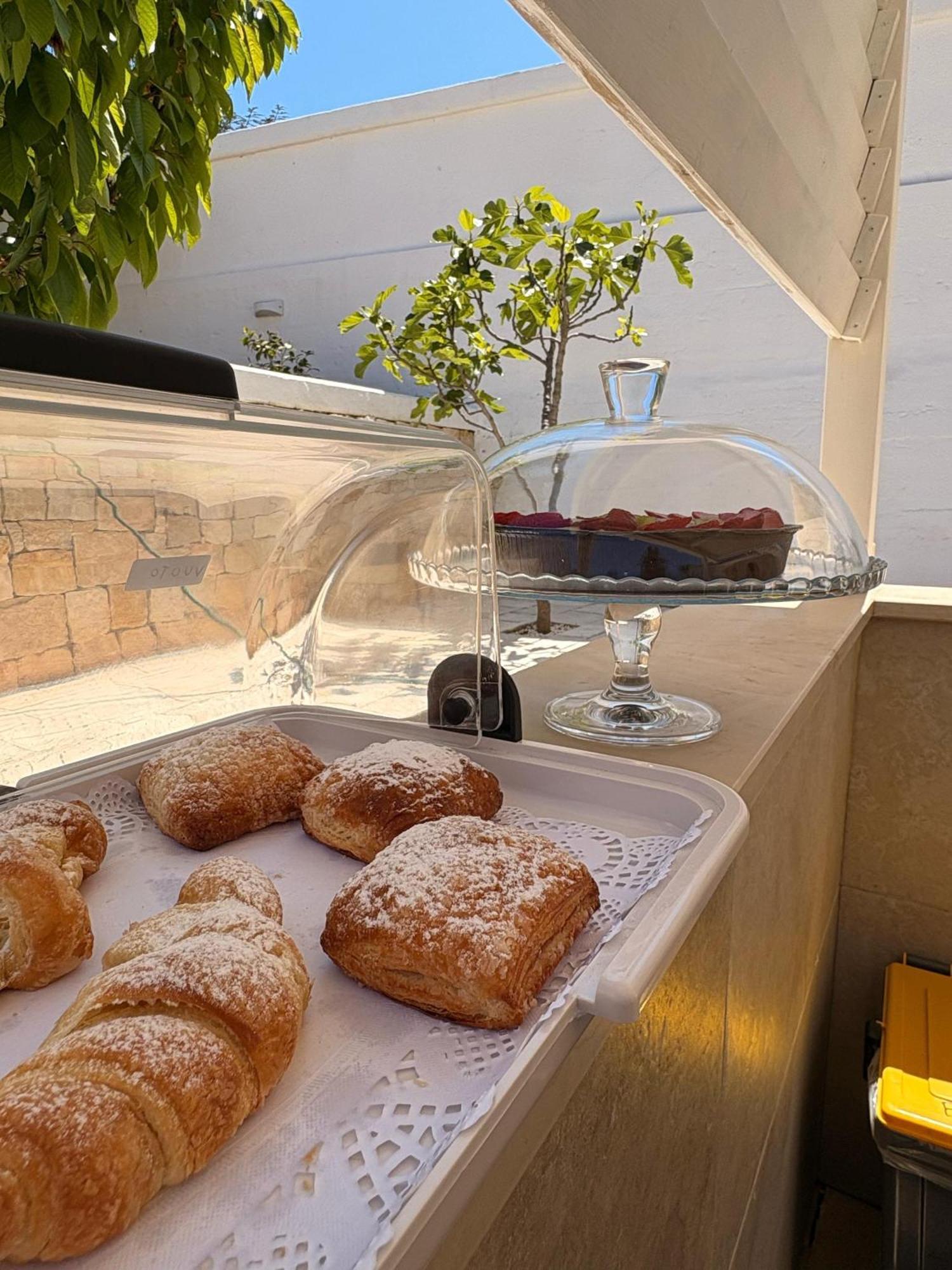 Allivigne Rooms & Pool Полиньяно-а-Маре Экстерьер фото